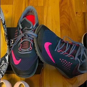 Nike running shoes in like new condition only been used 3 times very comfortable